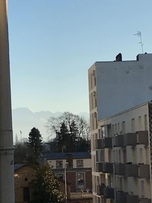 Le Voltaire -2 Chambres- 70M2- Hypercentre-Parking-Wifi Fibre- Nouvelle Literie Tarbes Luaran gambar